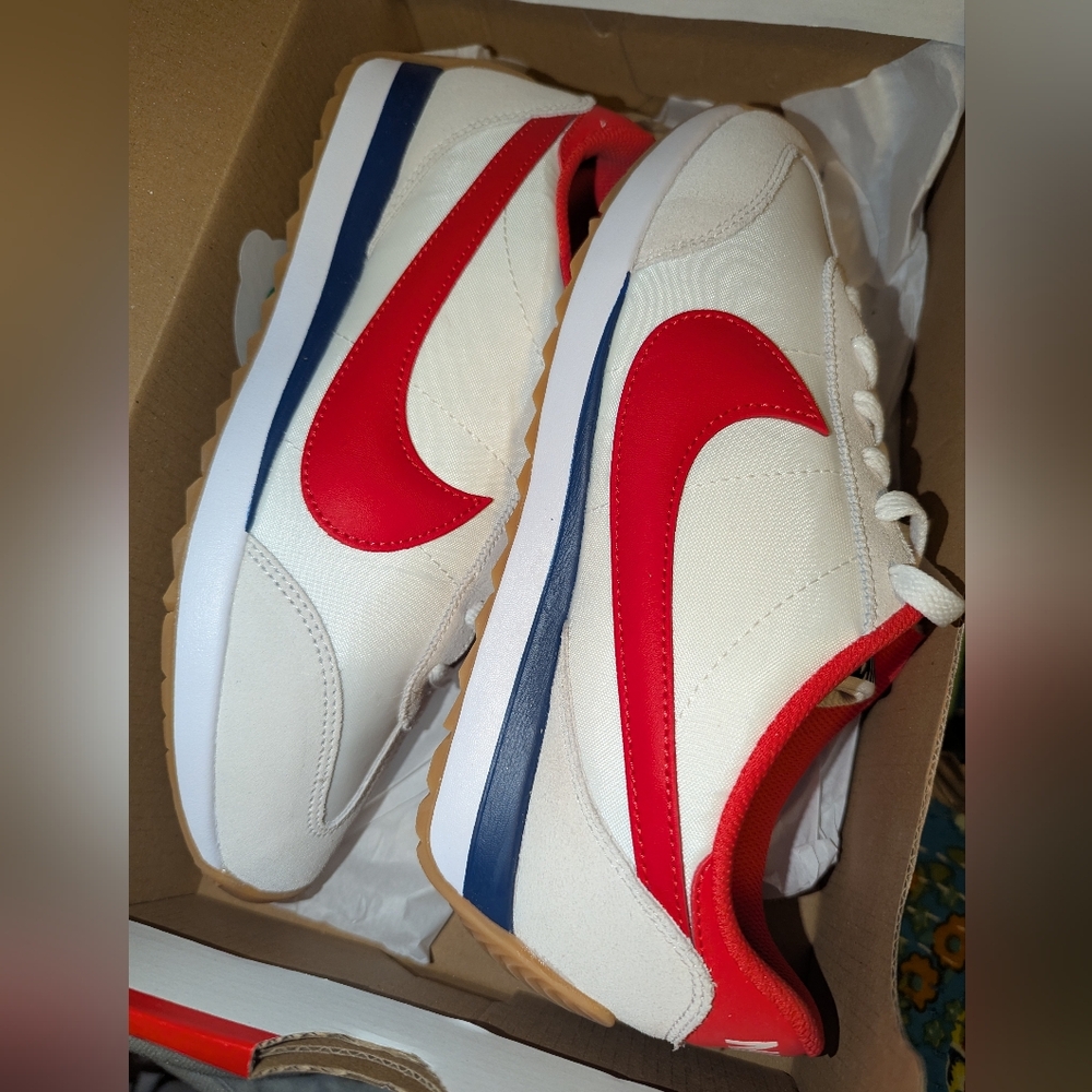 NIB NIKE SHOES 8.5